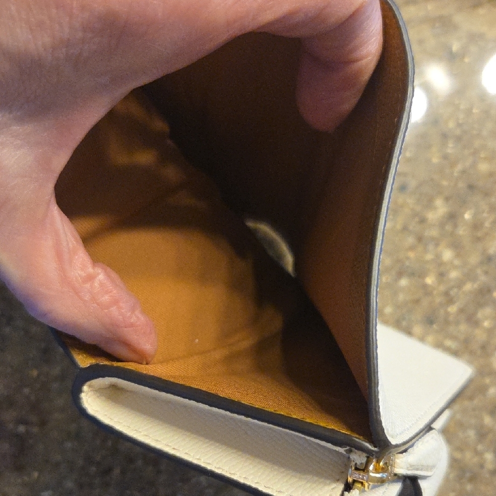 COACH Ivory Pebbled Wallet NEW WITHOUT TAGS - Picture 5 of 7